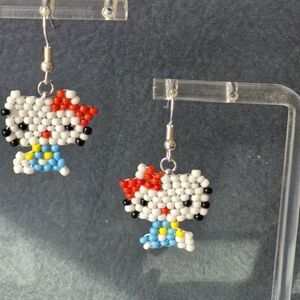 Handmand Beaded Kitty Earrings